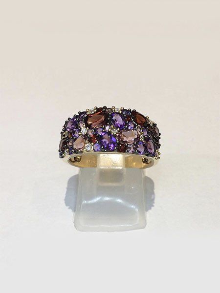 Anillo con piedras naturales