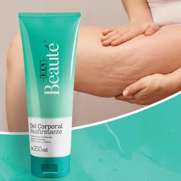 Una mujer sostiene una botella de gel corporal de belleza.