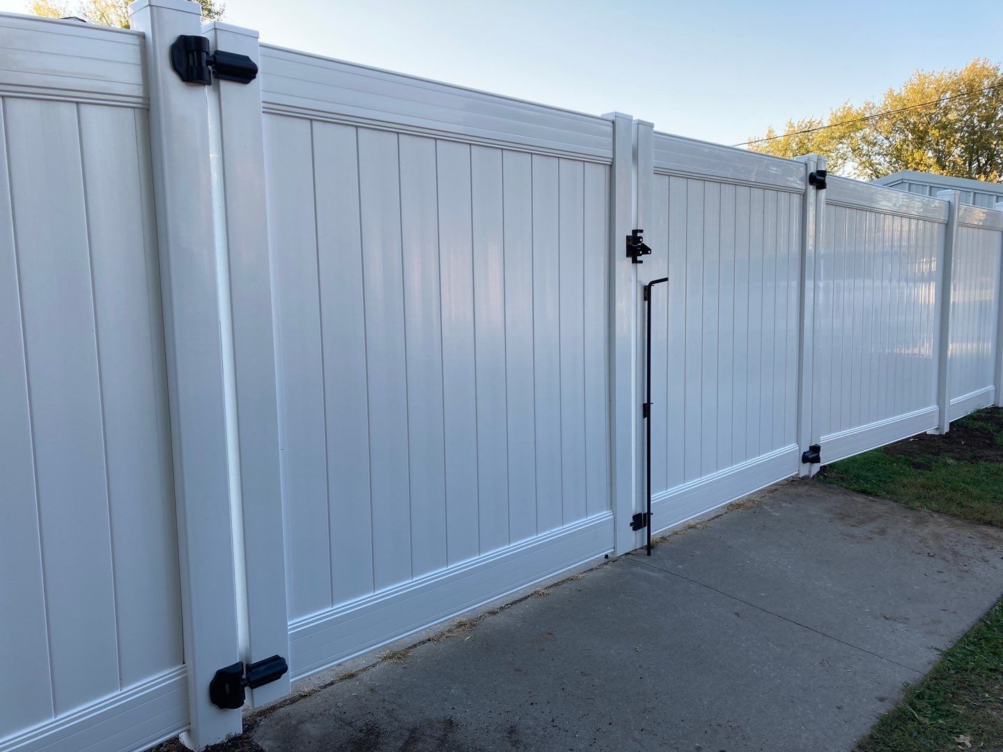 White Vinyl Fence and Gate | Cambridge, IA | Huber Fencing LLC