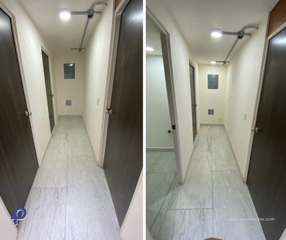 Dos fotos de un pasillo con puertas, una lámpara y un piso de baldosas.