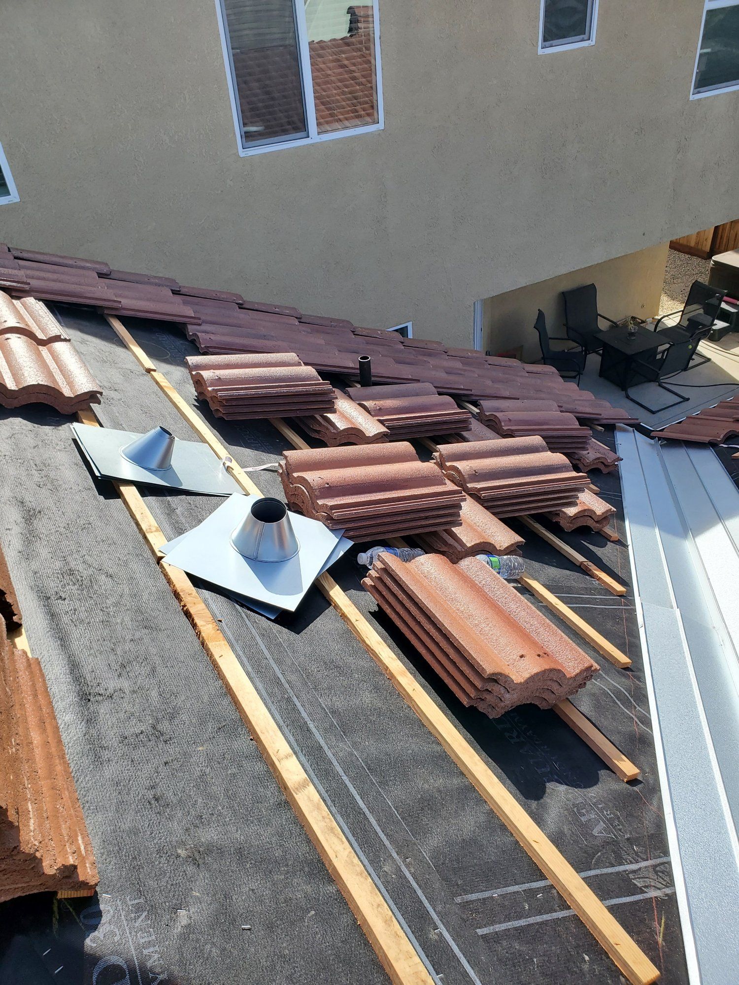 A roof with a lot of tiles on it