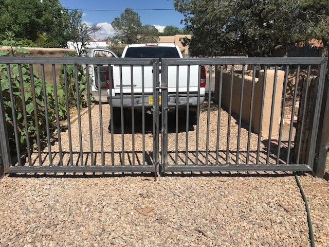 Metal Double Drive Gate