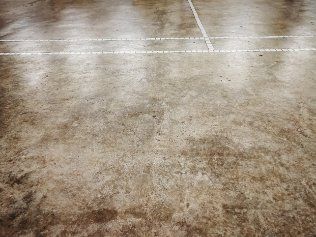 Properly maintained polished concrete  flooring in a residential property in Frankston VIC.
