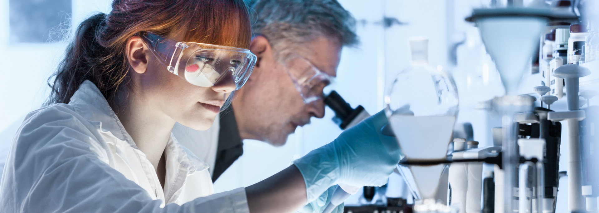 Picture of a medical researcher in the lab.