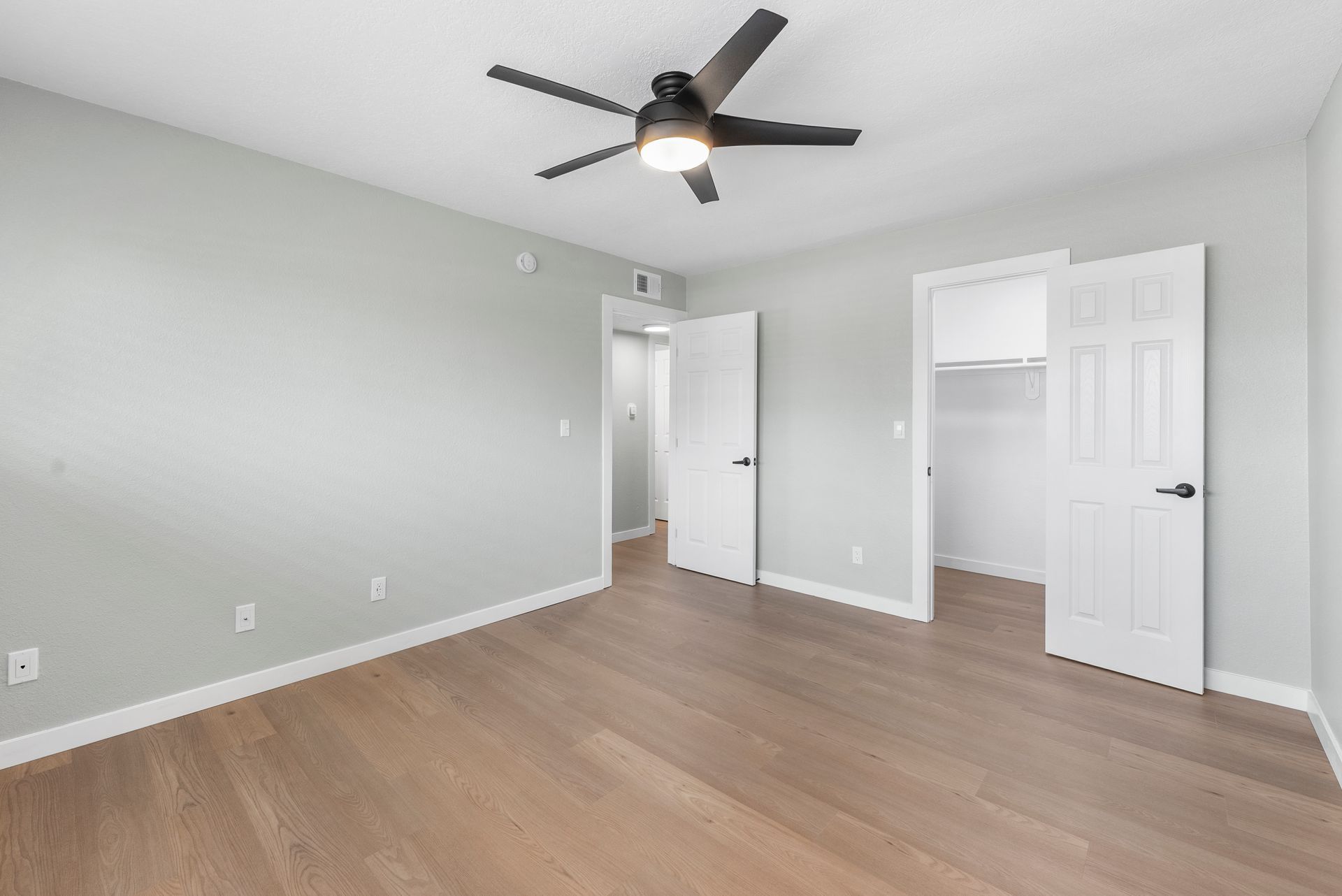 vacant apartment bedroom