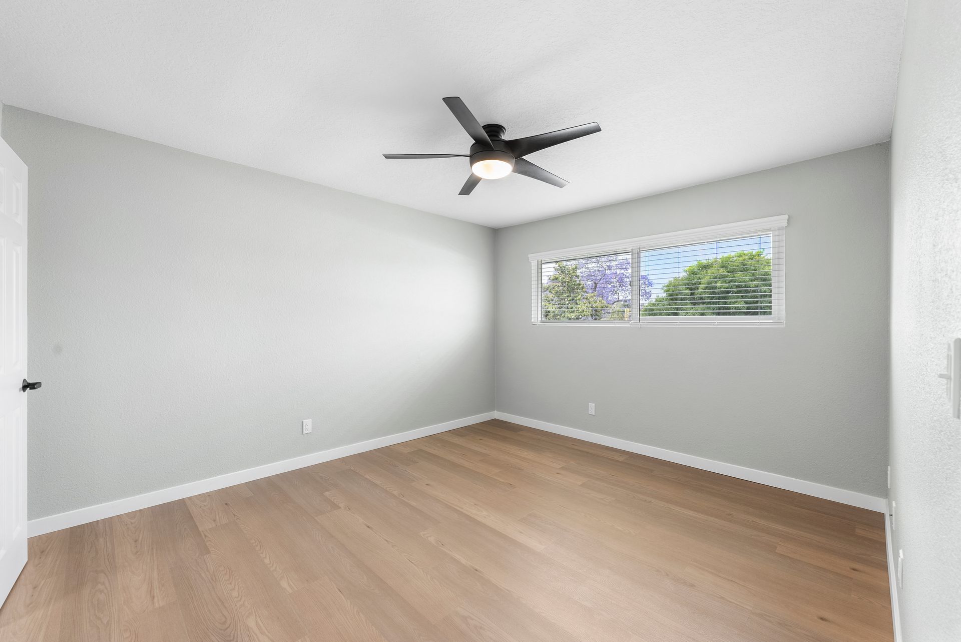vacant apartment bedroom