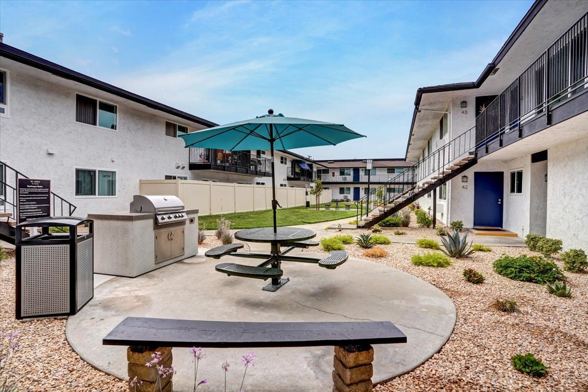 The Lincoln on Grand photo gallery