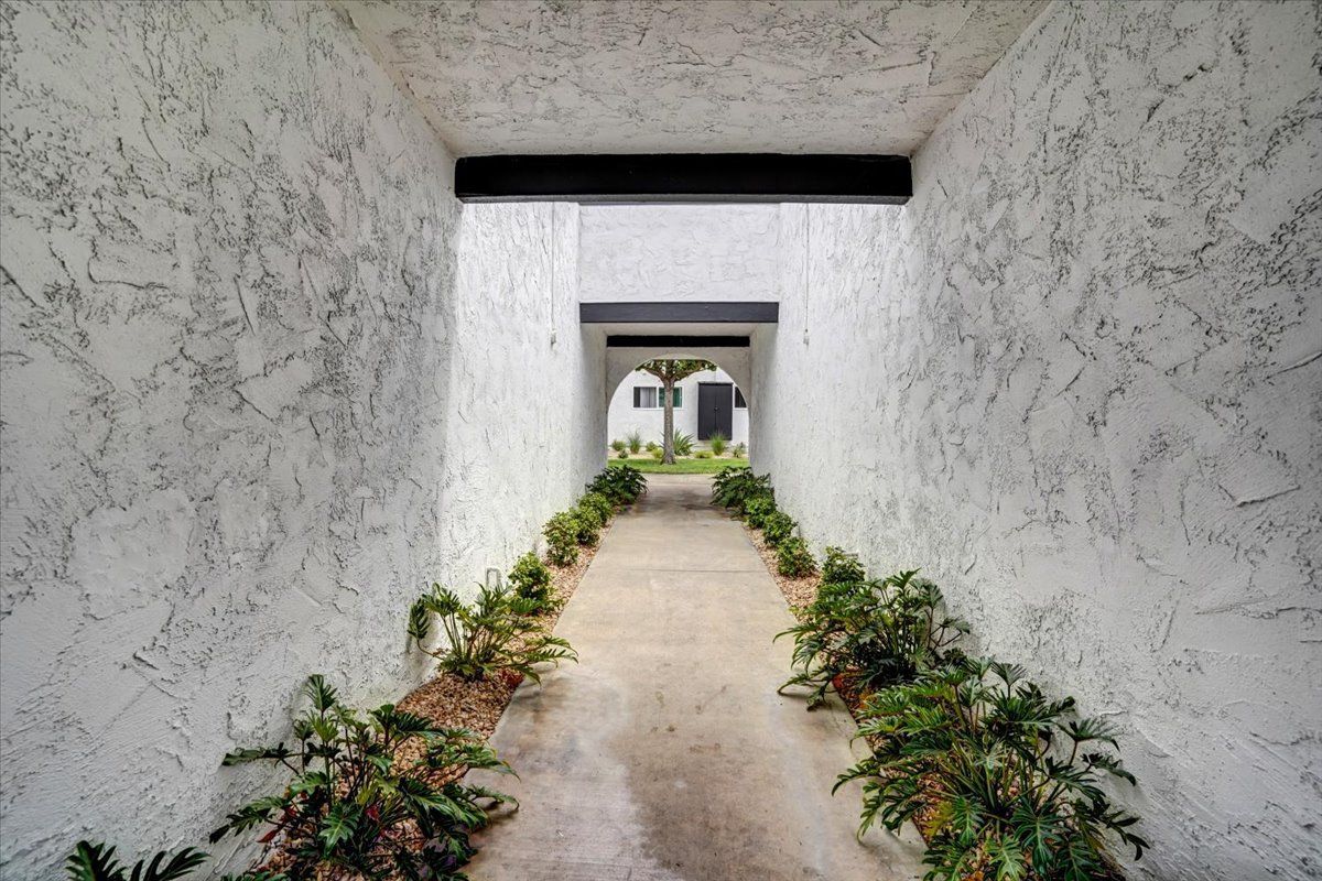 The Lincoln on Grand photo gallery