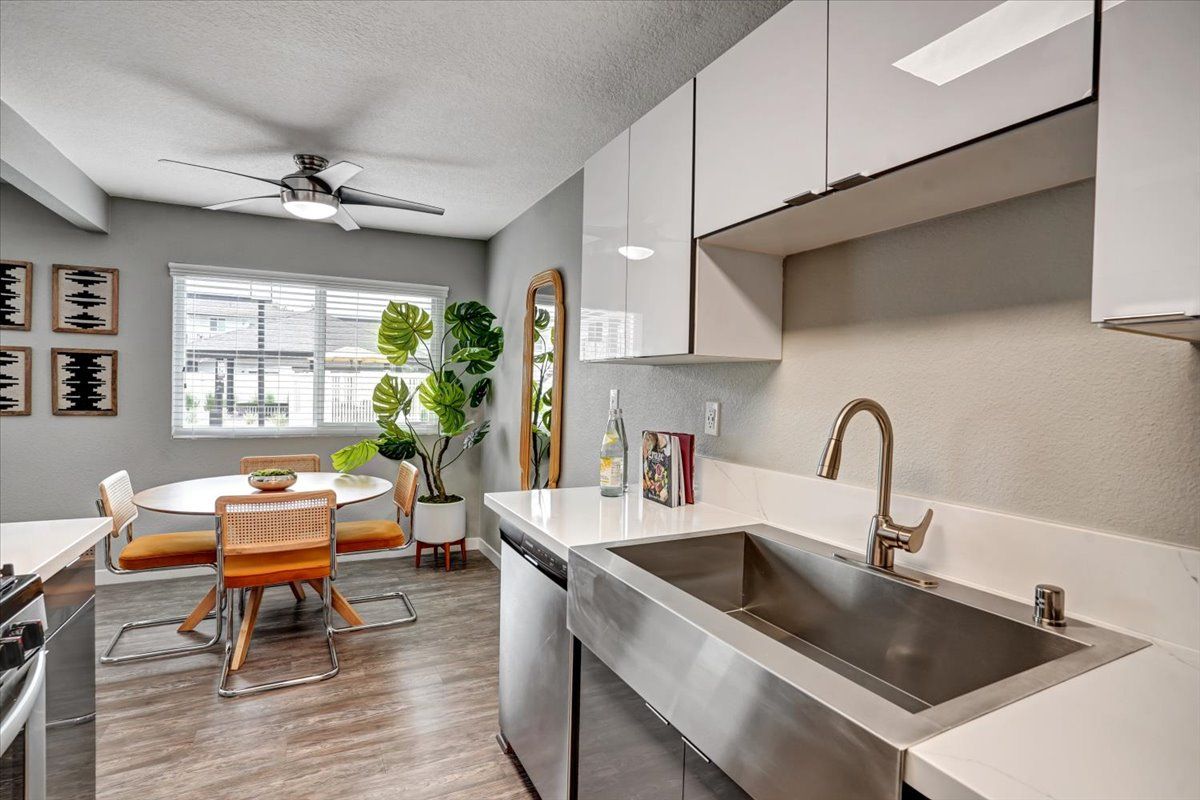 Sliding Photo Gallery Displaying Apartment Features