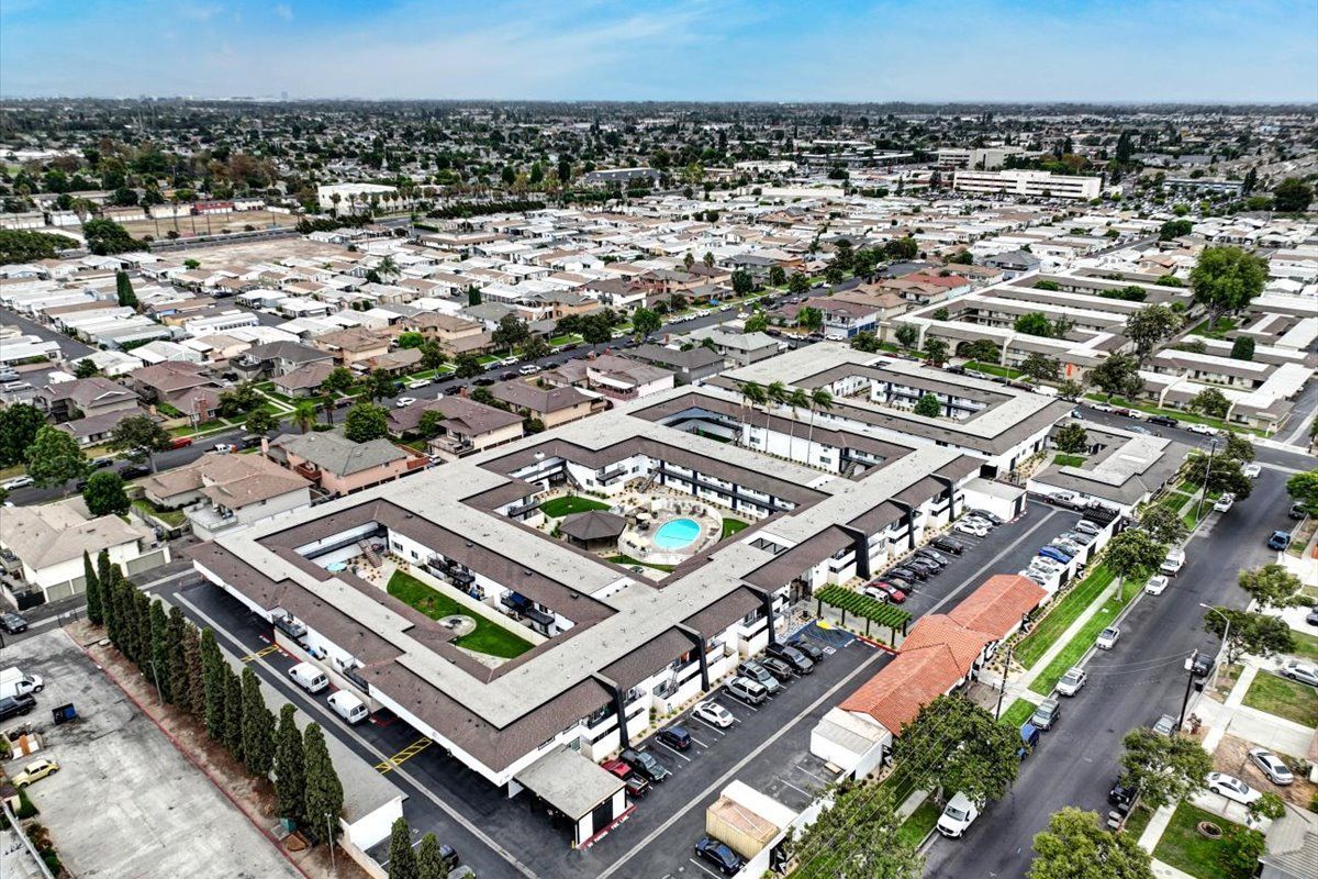 The Lincoln on Grand photo gallery