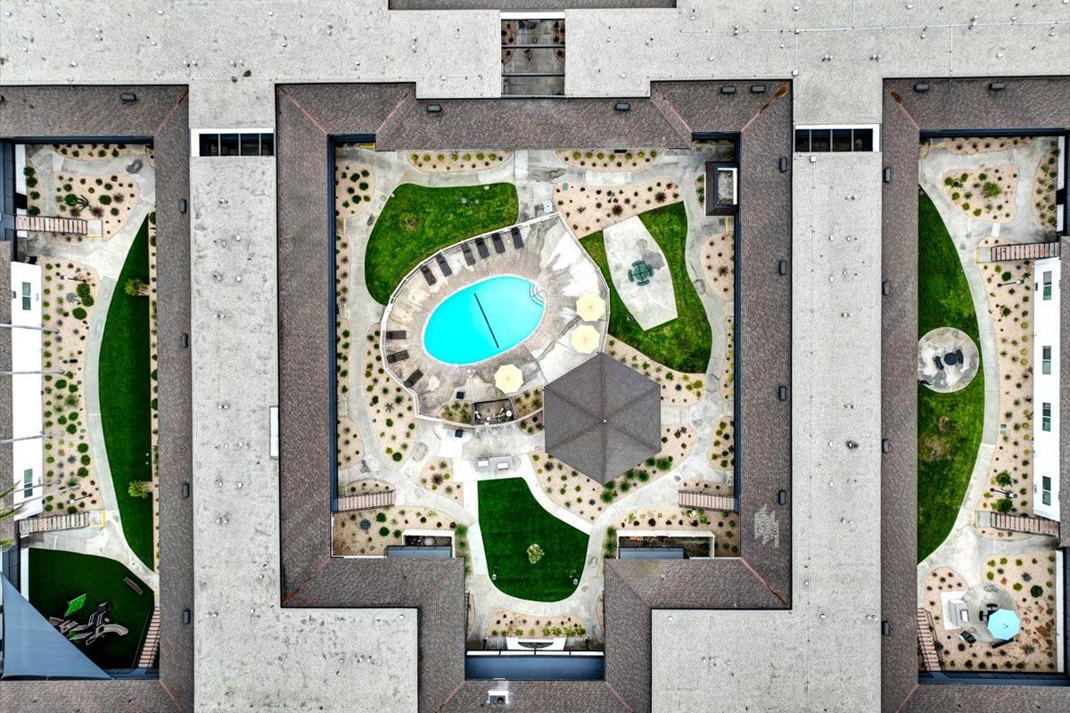 The Lincoln on Grand photo gallery