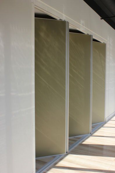 akustiskās salokāmās starpsienas