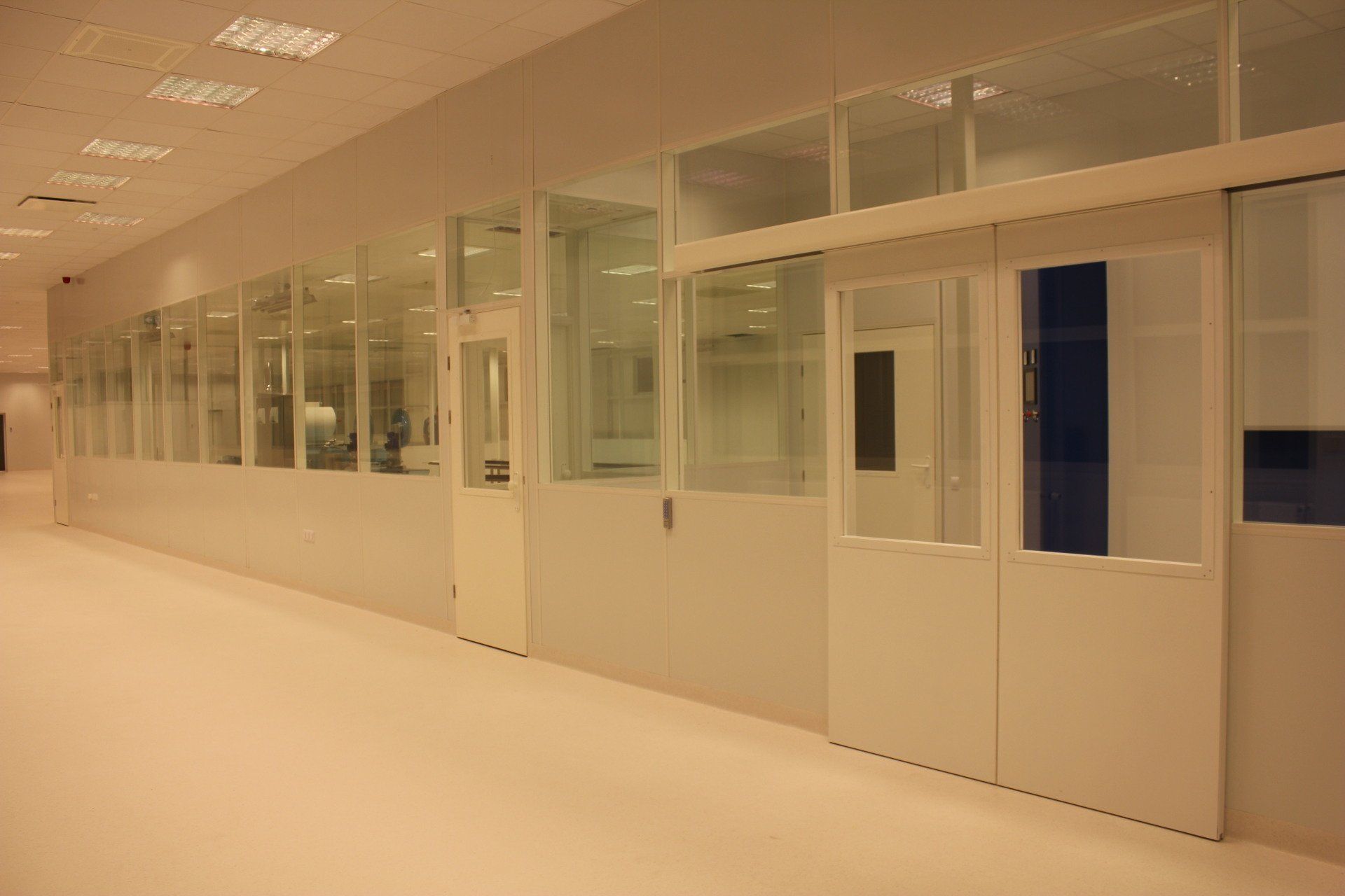 Stikla starpsienas 11