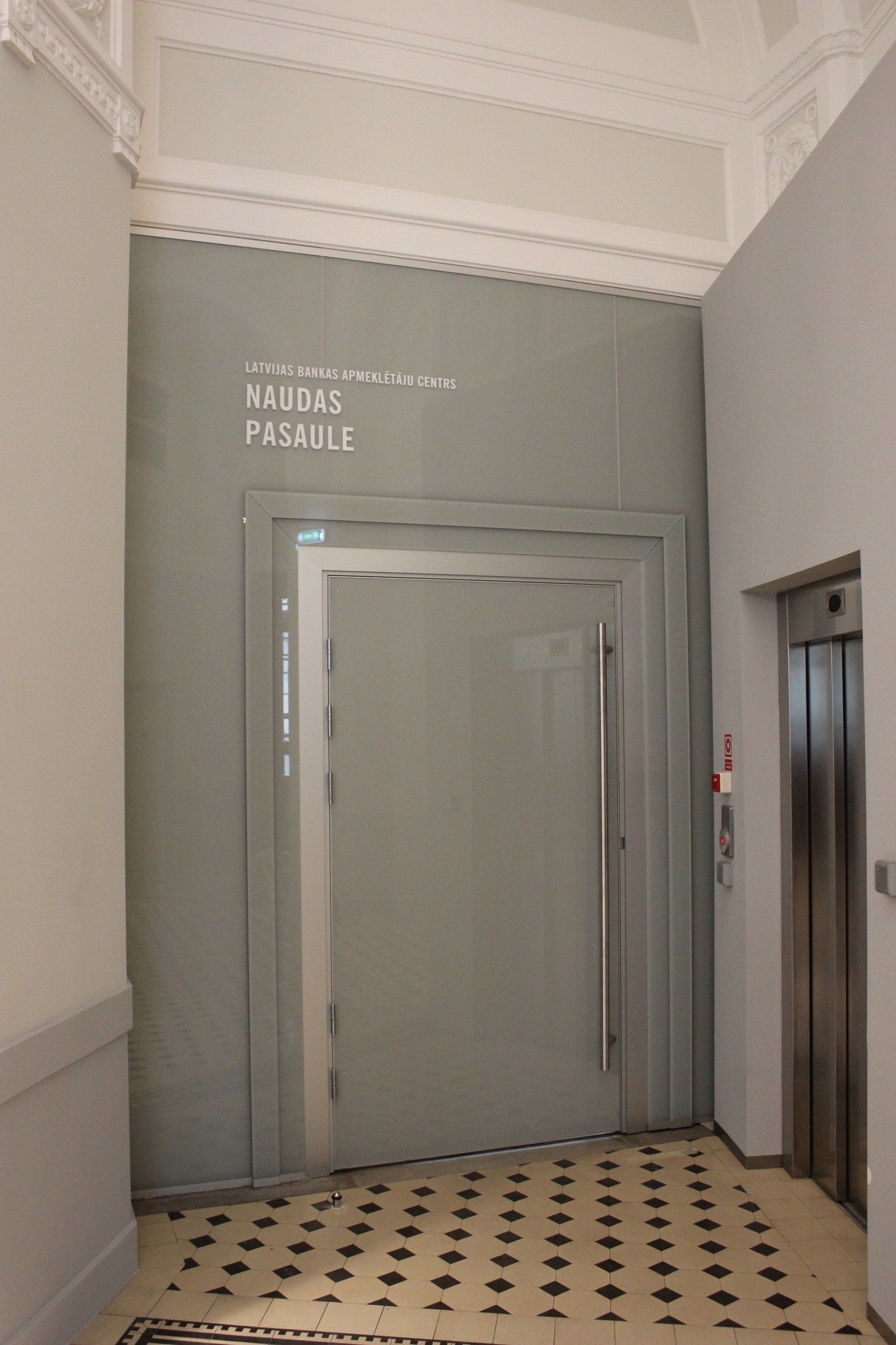 Pilnstikla starpsienas 10