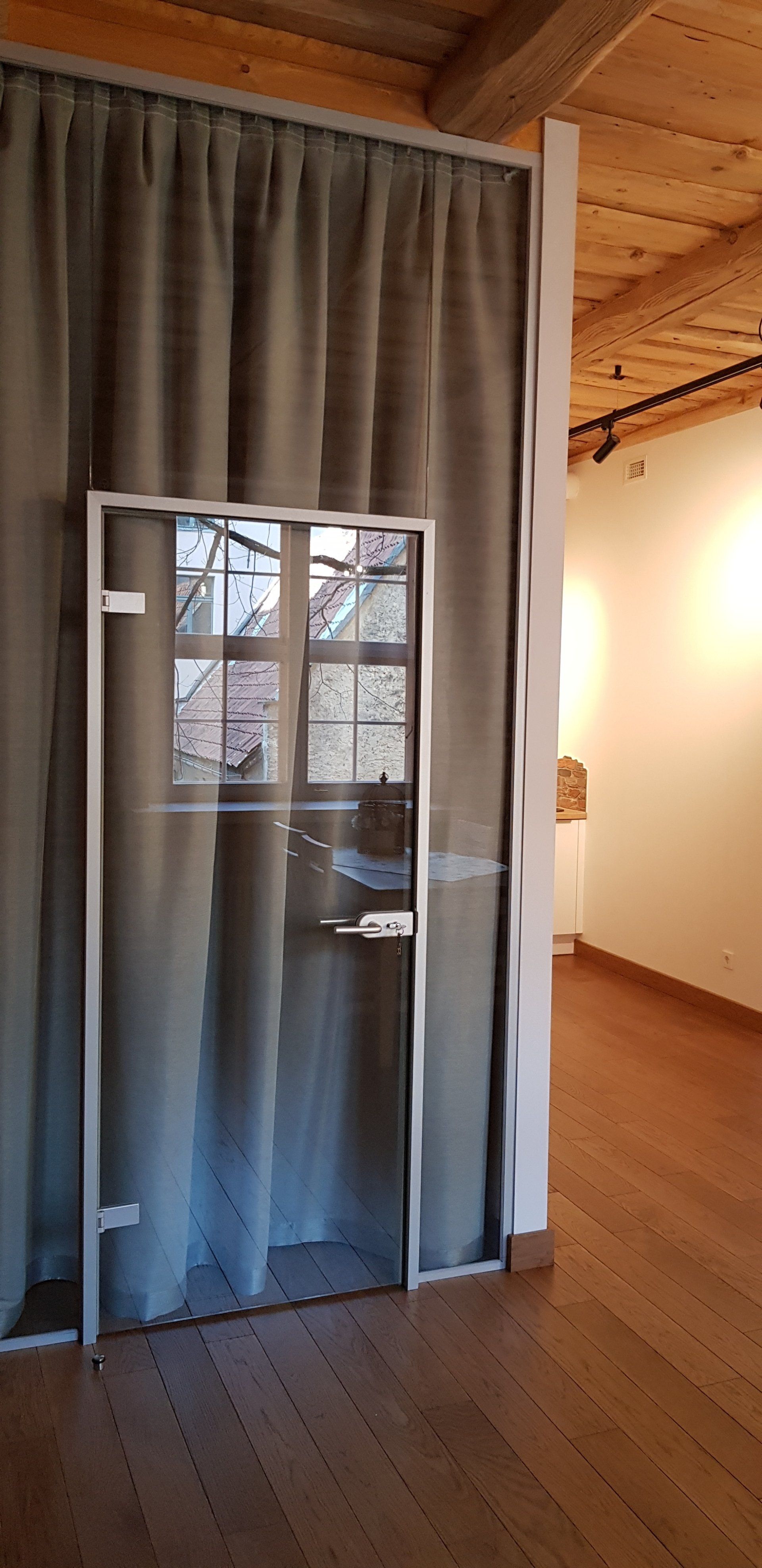 Pilnstikla starpsienas 11