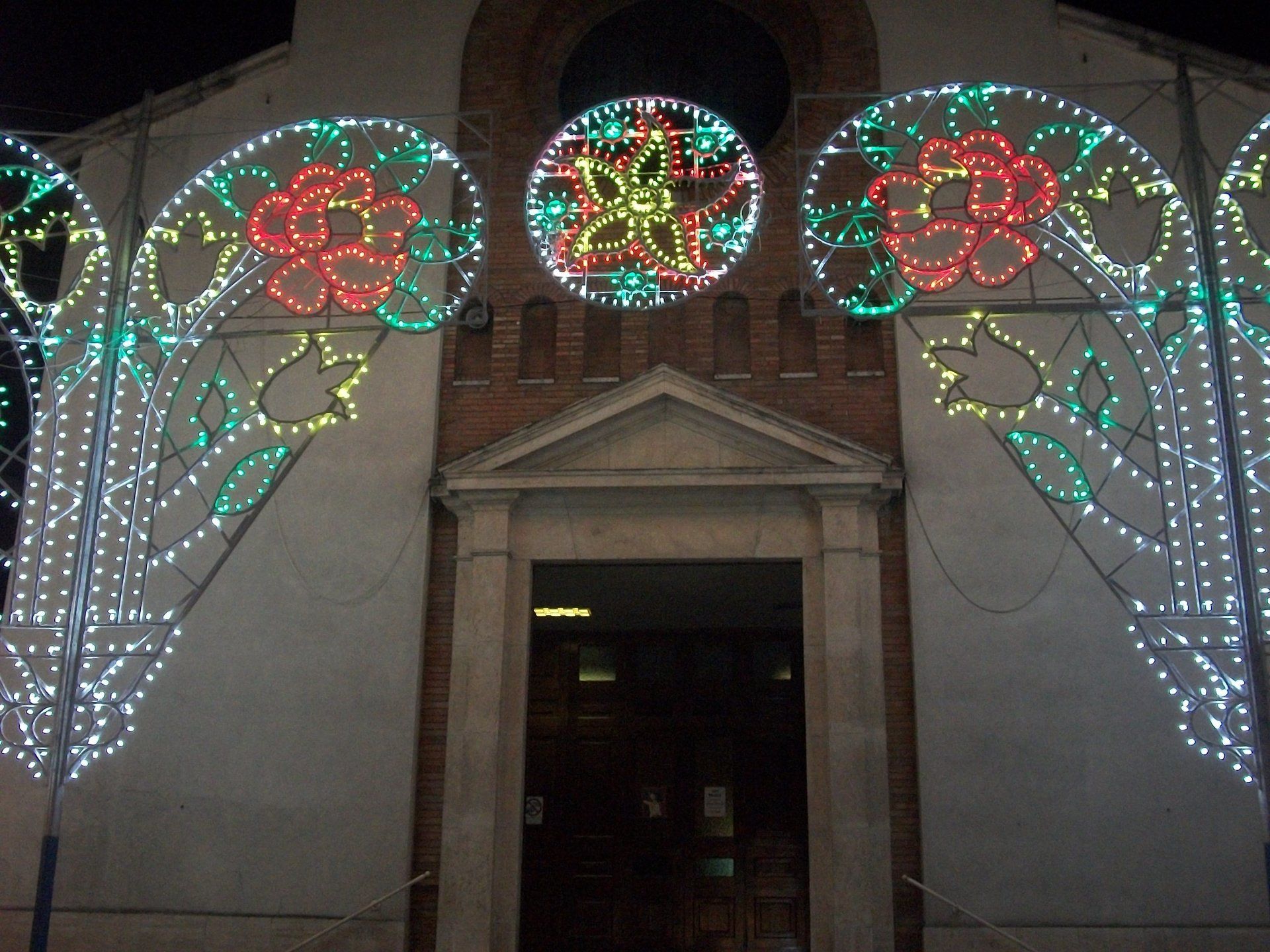 Noleggio luminarie stradali, noleggio luminarie per eventi, noleggio luminarie per eventi estivi rieti, noleggio tunnel illuminati rieti