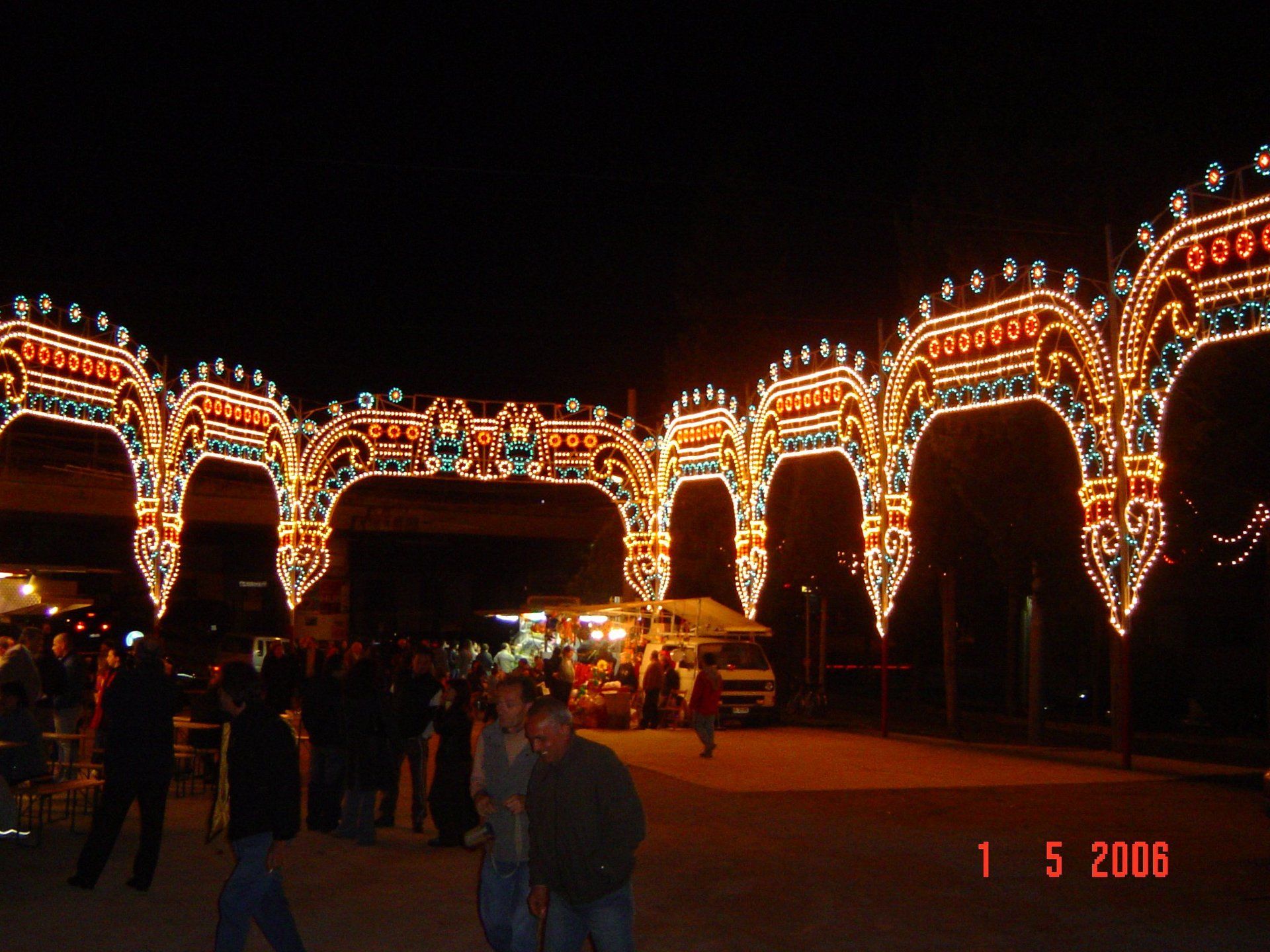 Noleggio luminarie stradali, noleggio luminarie per eventi, noleggio luminarie per eventi estivi rieti, noleggio tunnel illuminati rieti