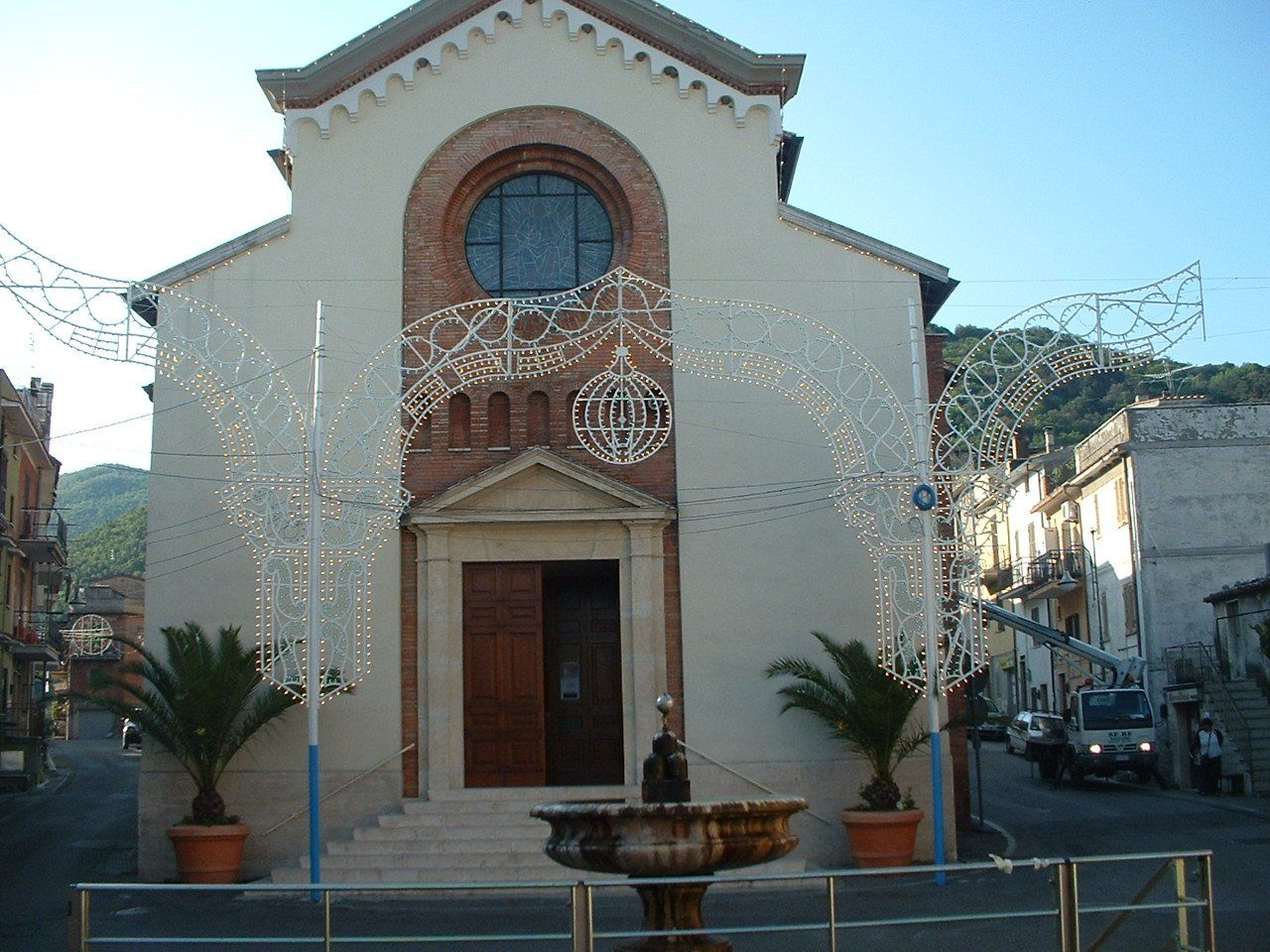Noleggio luminarie stradali, noleggio luminarie per eventi, noleggio luminarie per eventi estivi rieti, noleggio tunnel illuminati rieti