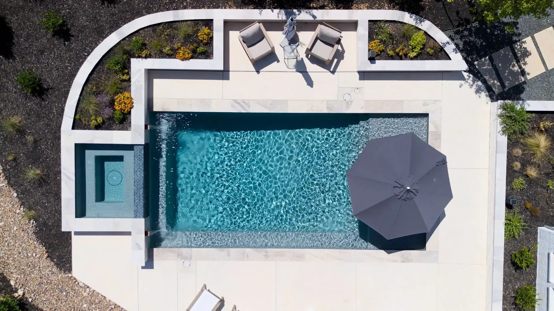 Spa and custom pool in New Braunfels Texas
