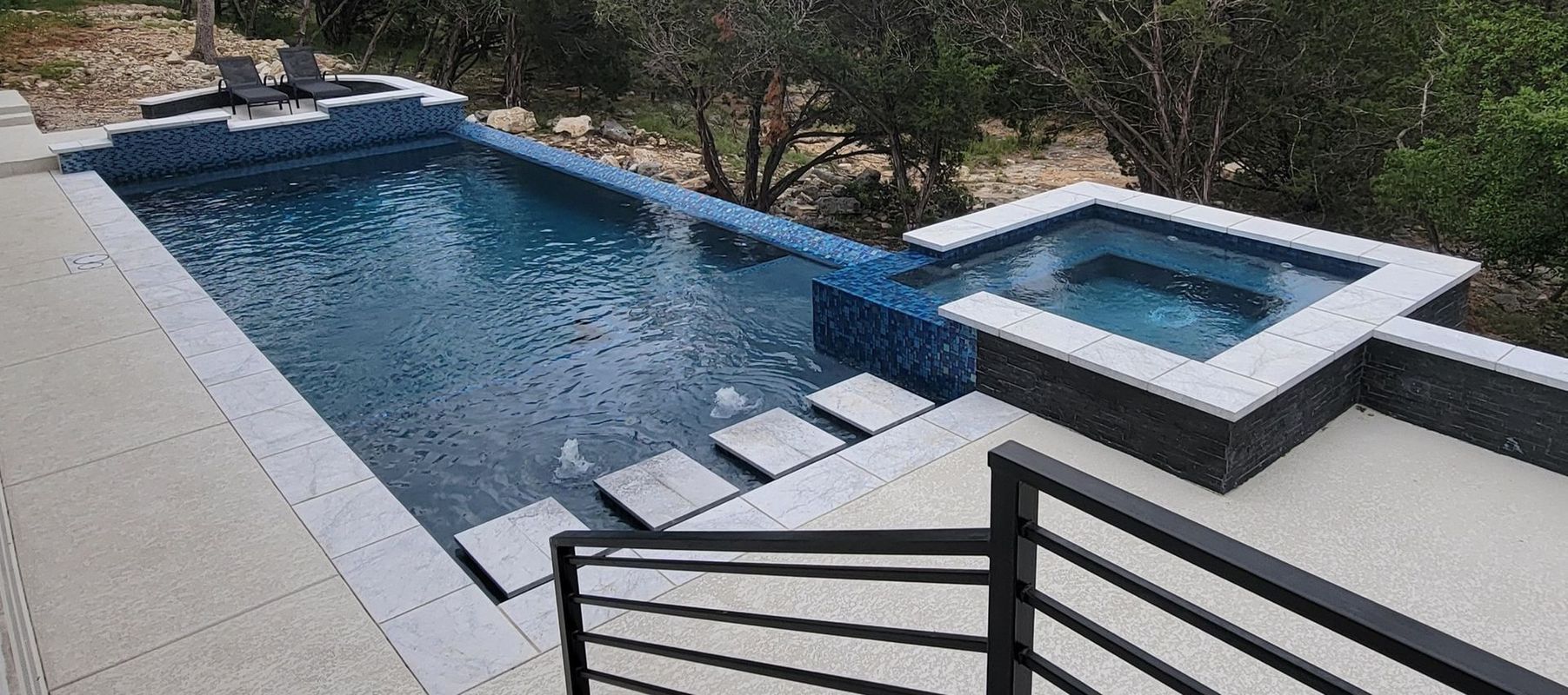 raised spa and swimming pool New Braunfels, TX