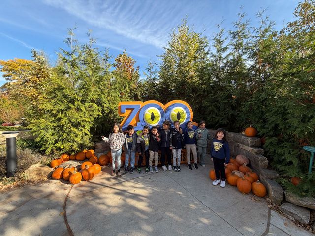 First grade field trip to the zoo.