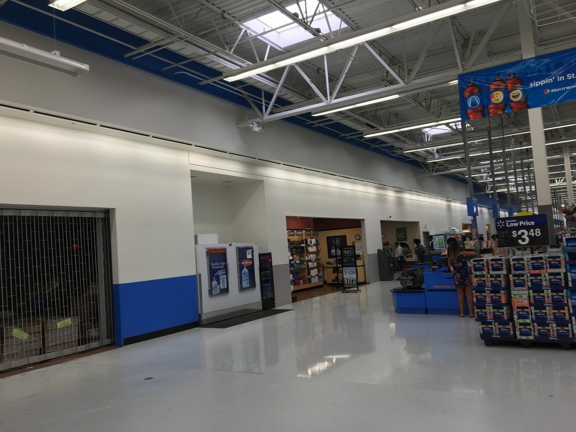 Commercial Store — St. Louis, MO — Herbster Hellweg Painting Co.