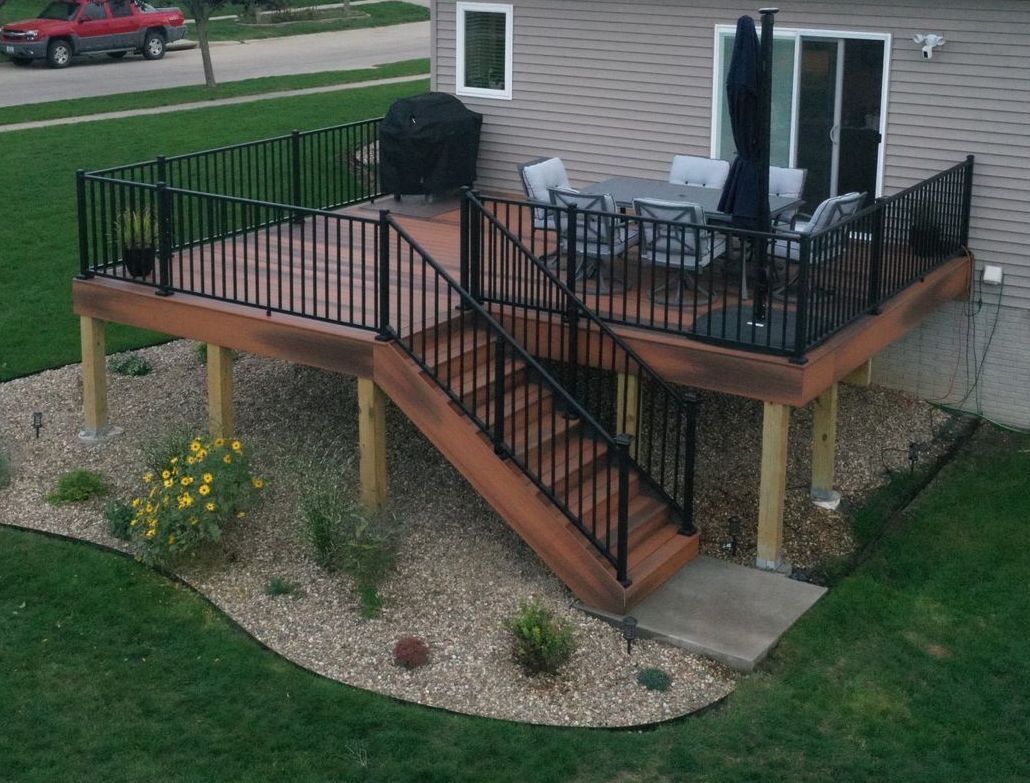 Patio Deck | Cedar Rapids, IA | Sunrise Builders Deck| Cedar Rapids, IA | Sunrise Builders