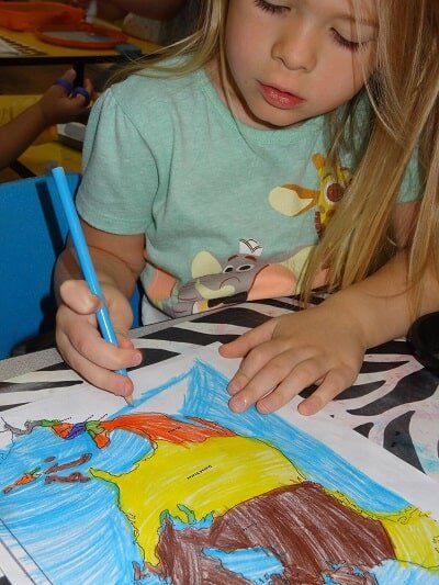 Little girl paint - Preschool and Kindergarten in Northbend, WA