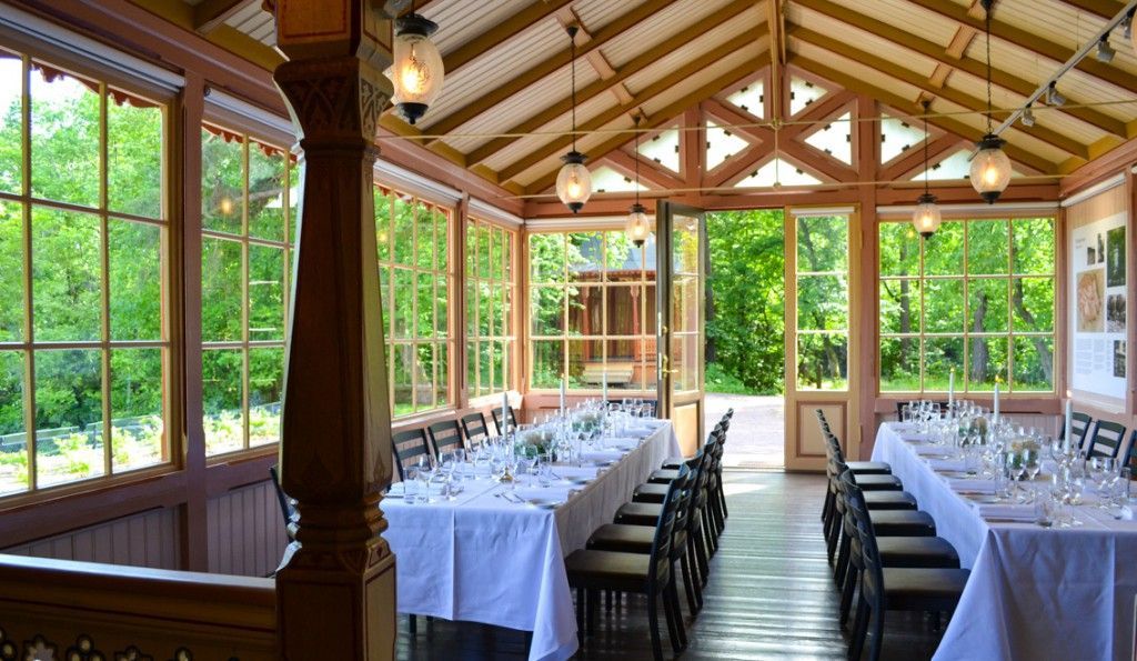 Sæterhytten på Bygdø Kongsgård med dekkede bord