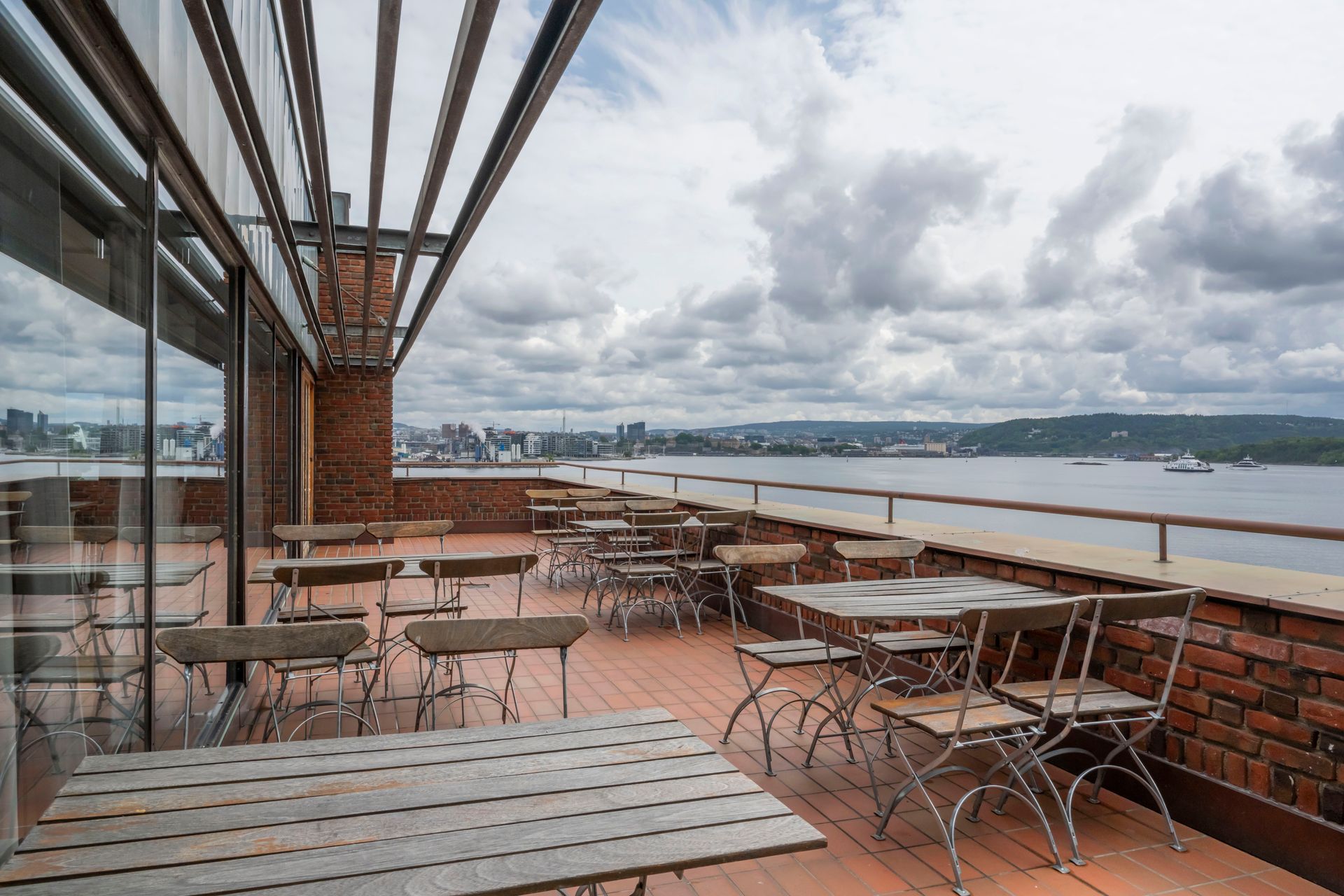 Terrasse med utsikt over et Oslofjorden