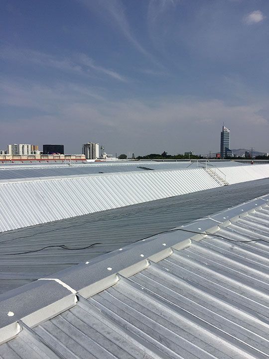 CONSTRUCCIONES Y ENTREPISOS METÁLICOS