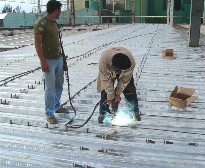 CONSTRUCCIONES Y ENTREPISOS METÁLICOS