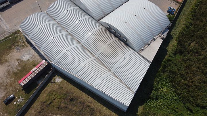 CONSTRUCCIONES Y ENTREPISOS METÁLICOS