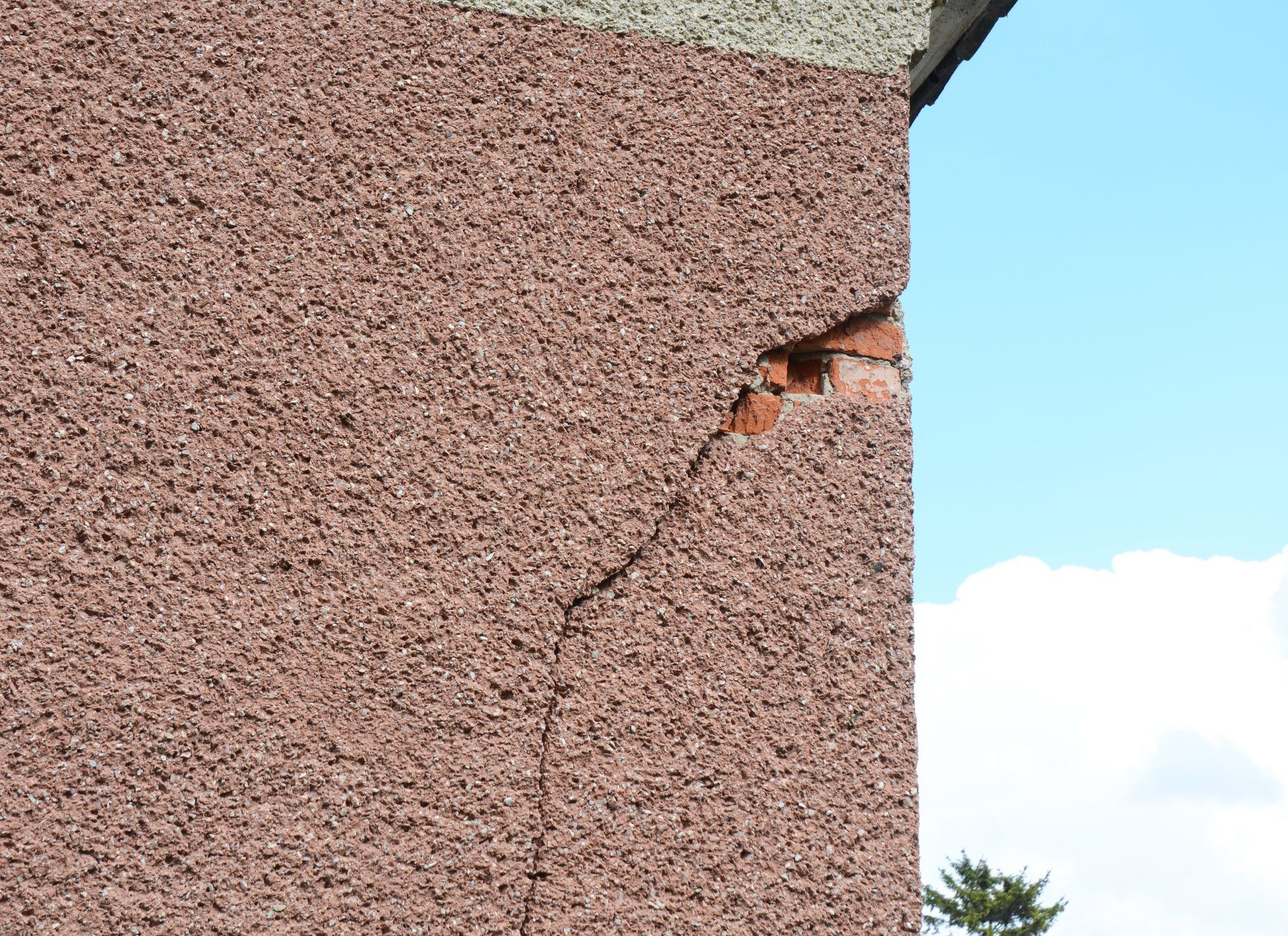 Crack in Stucco on House in Vernon, British Columbia