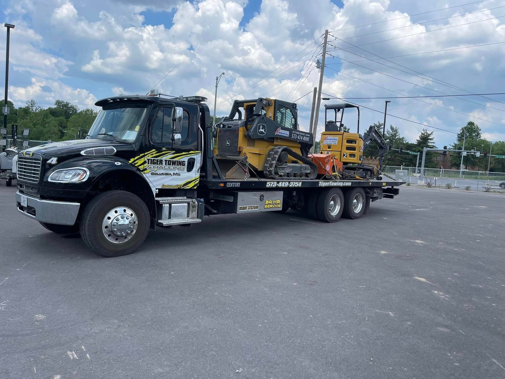 Tiger Towing Has the Team of Heavy Equipment Movers for Moving Your Mid-Missouri Business. Call Now!