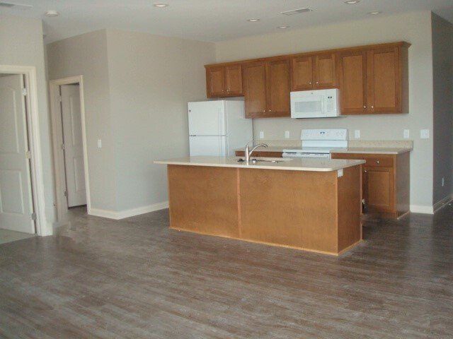 Boxcar Crossing Unit 201 kitchen