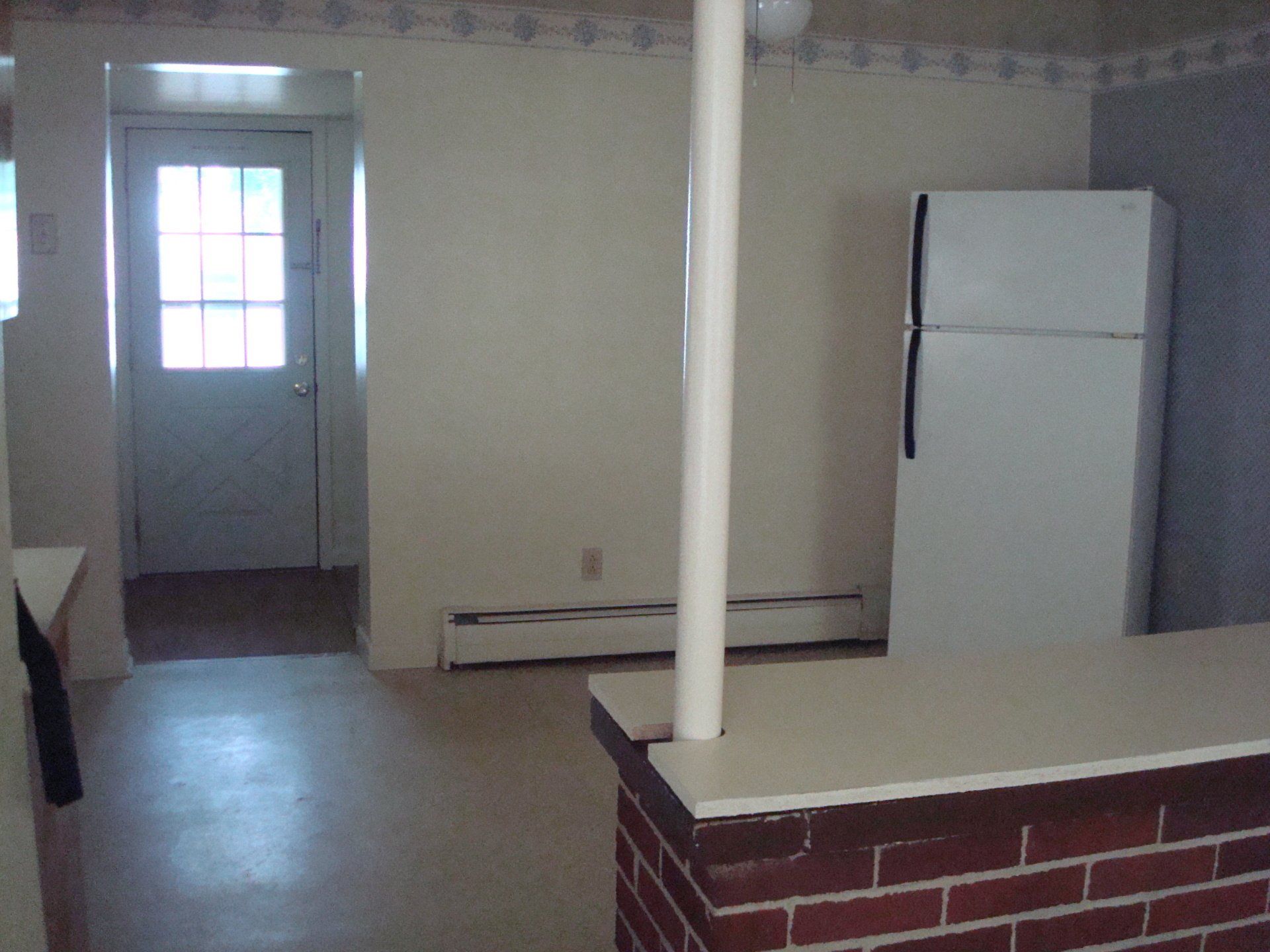 Photos of the the Keith Sheller Apartments (319 E. Evers) in Bowling