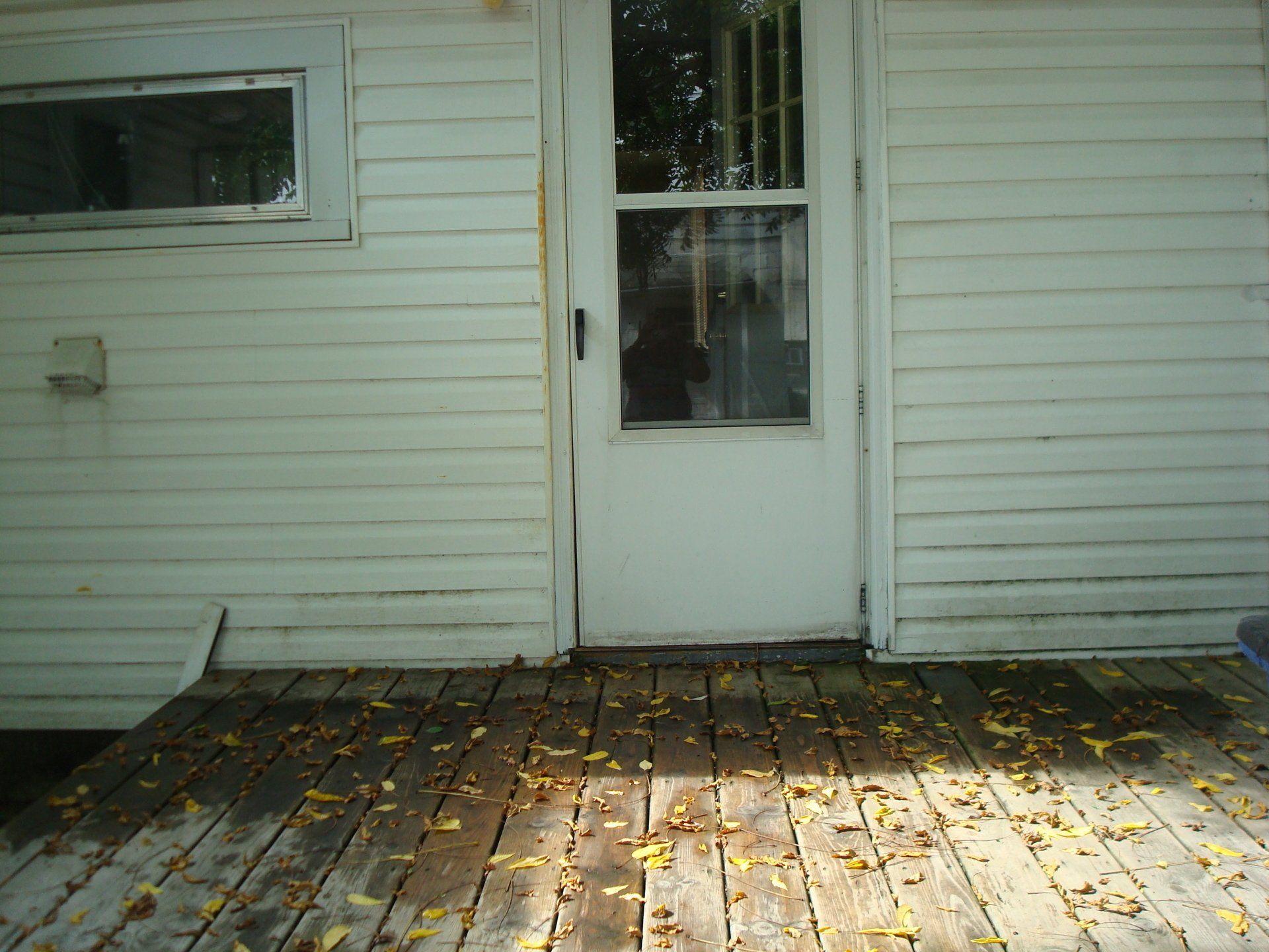 Photos of the the Keith Sheller Apartments (319 E. Evers) in Bowling