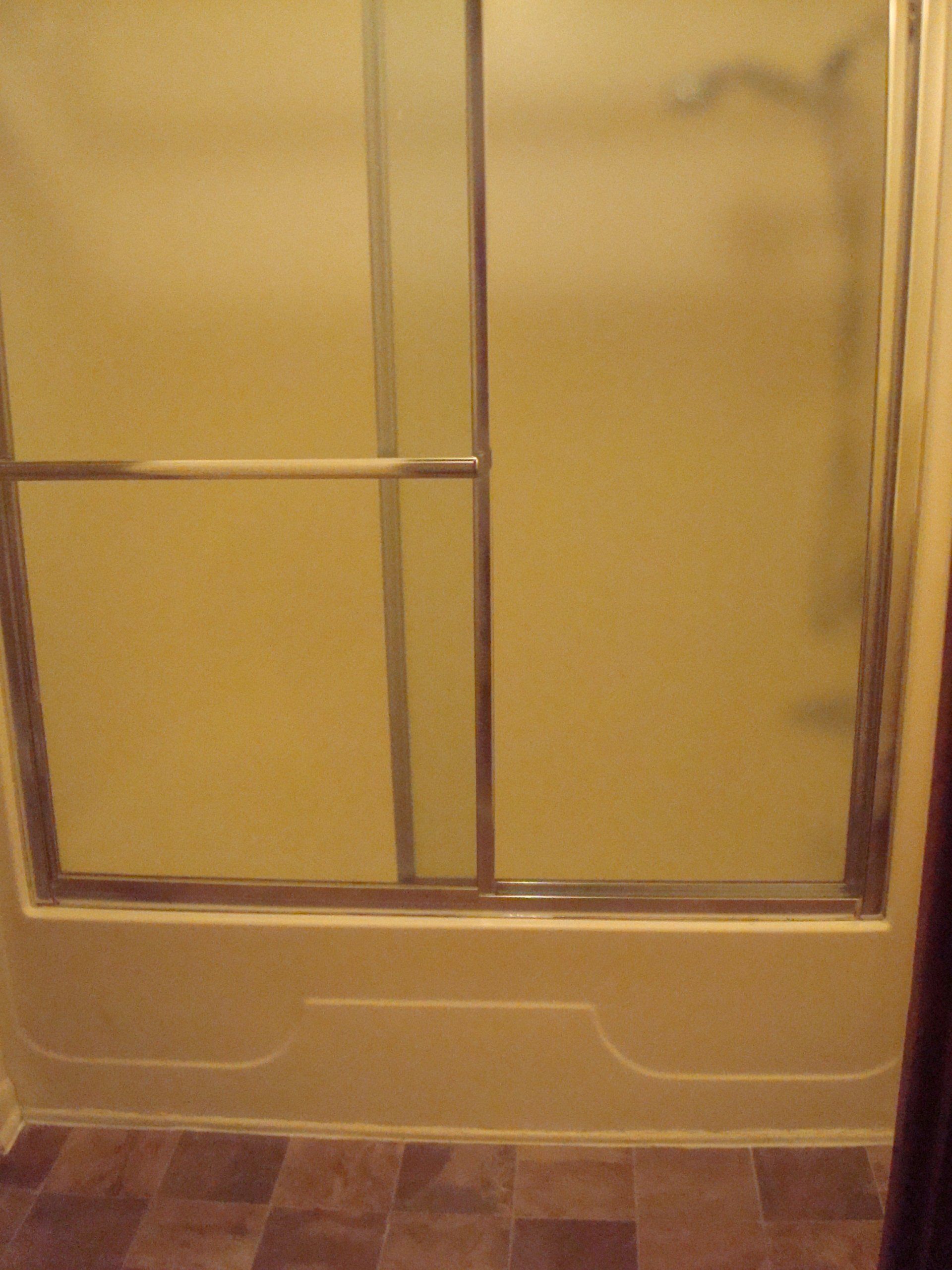 Photos of the the Keith Sheller Apartments (319 E. Evers) in Bowling