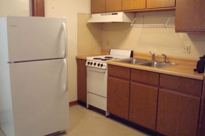 322-2 kitchen | 322 Steve Smith Apartments