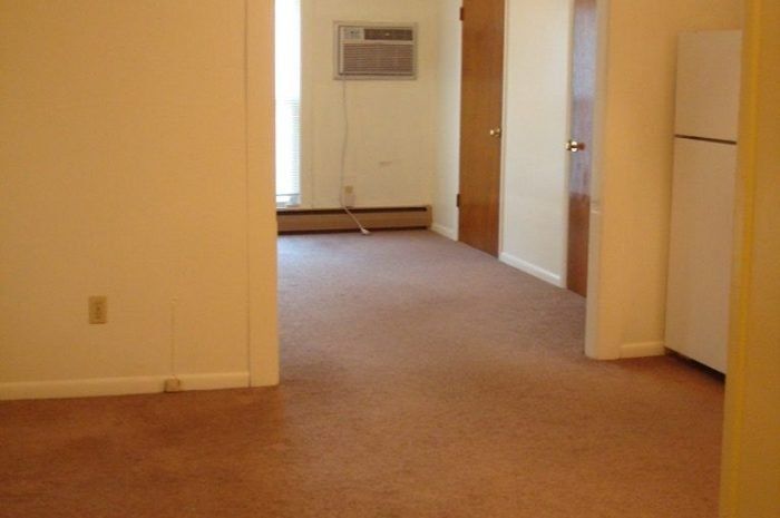 322-5 livingroom | 322 Steve Smith Apartments