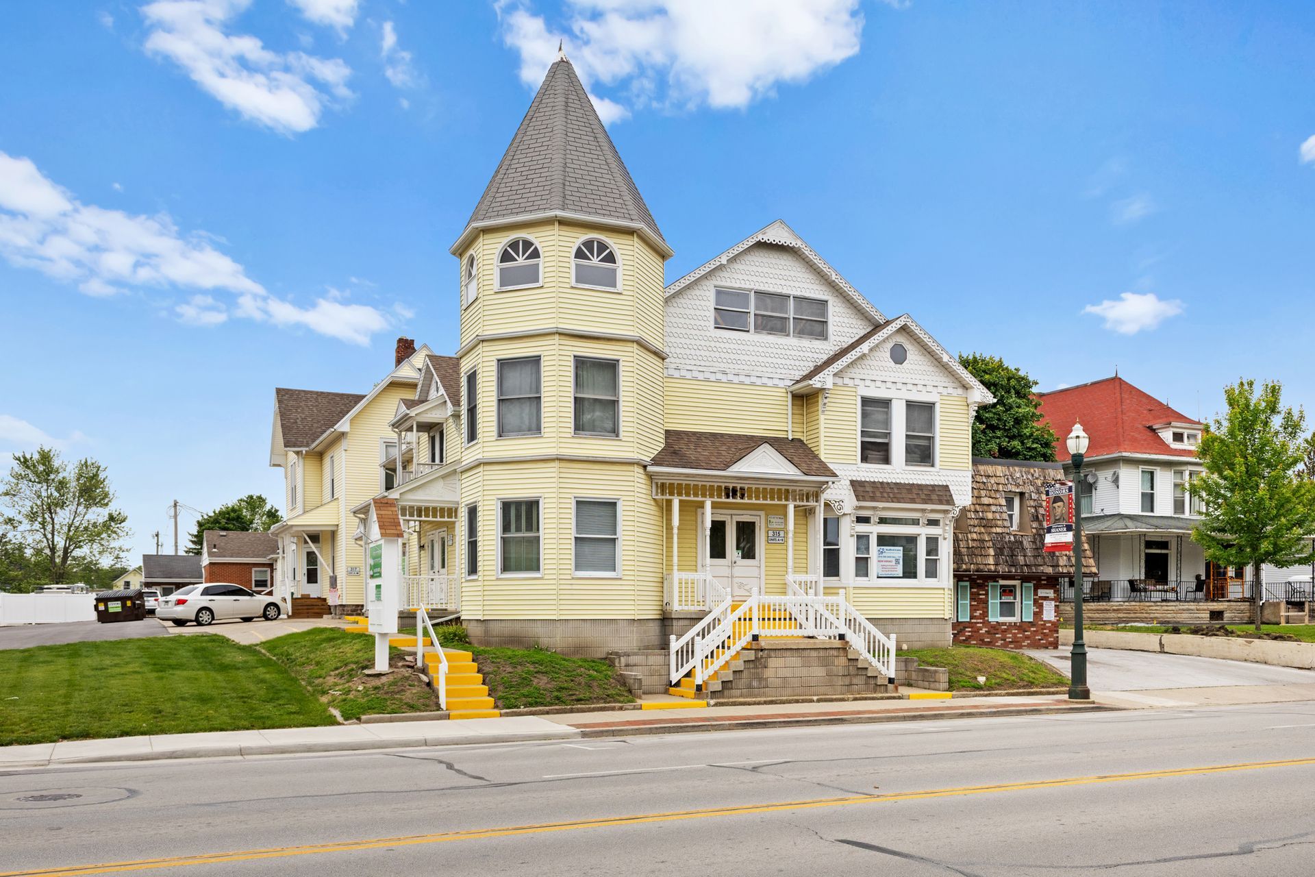 Exterior | Joan Yellow House Apartments
