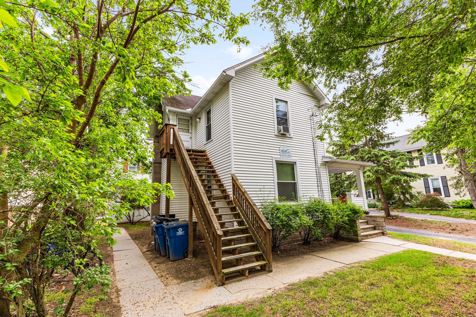 | Merry House Apartments