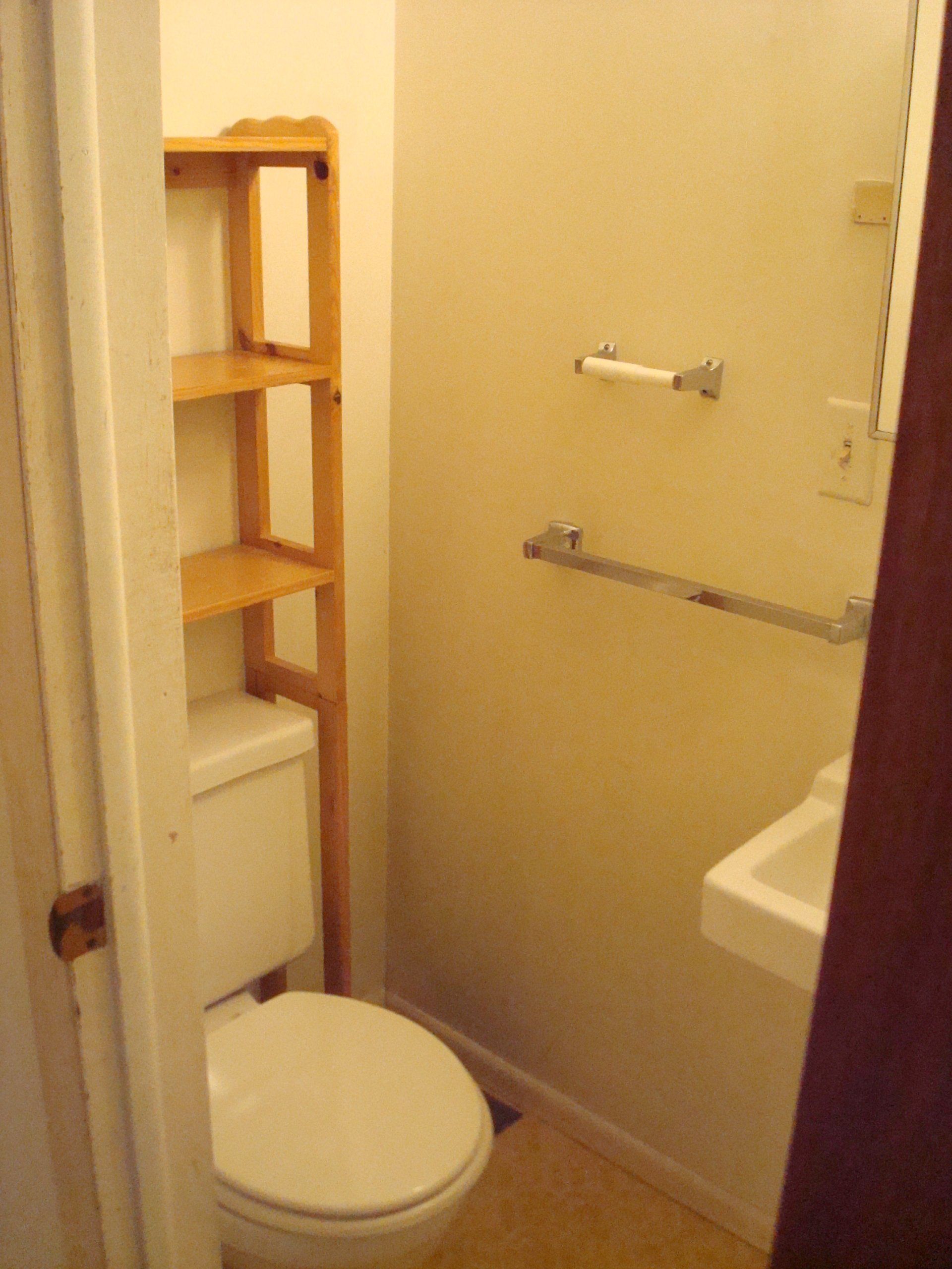 Avery House Unit Bathroom