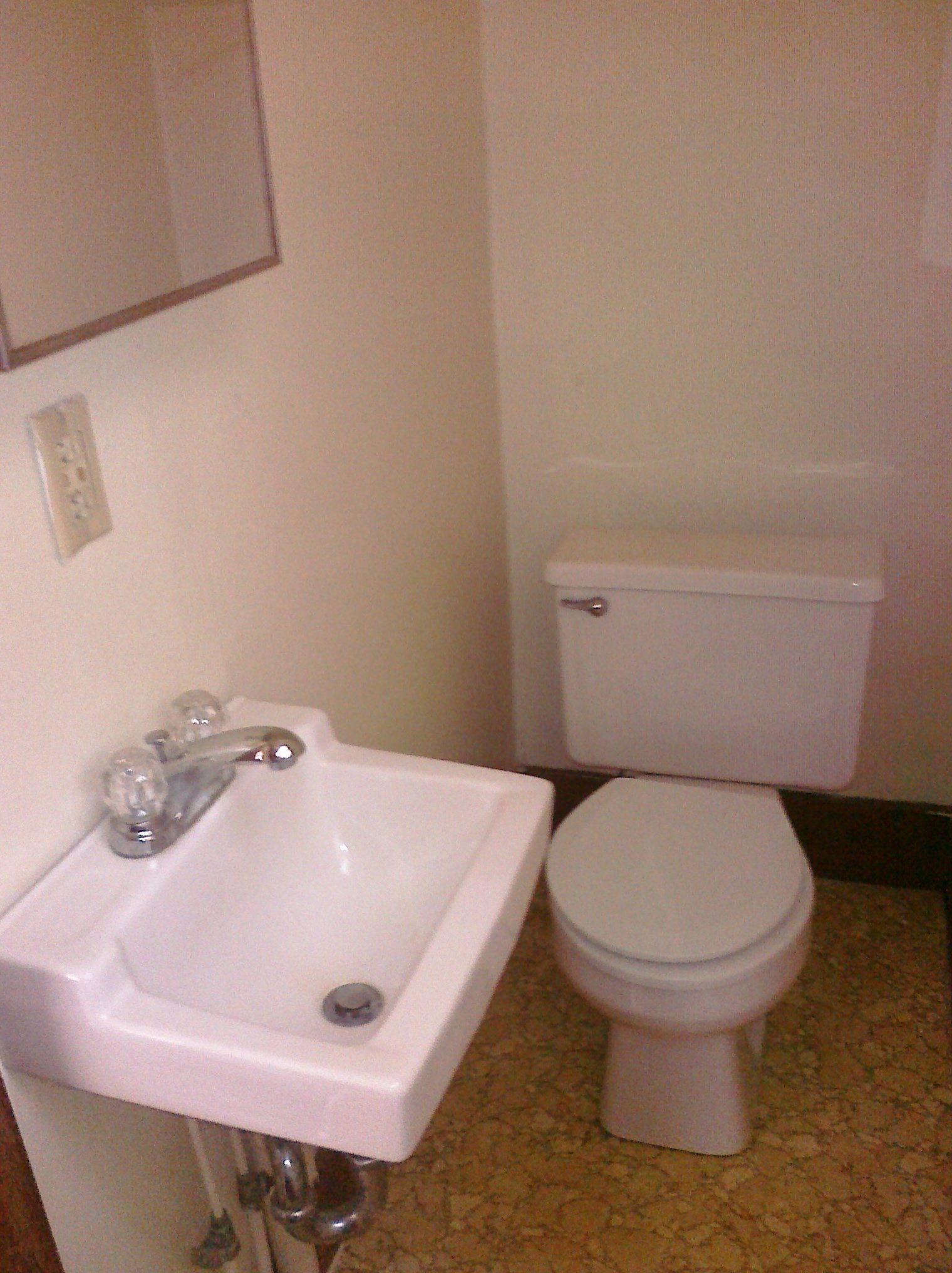 Avery House Unit 4 bathroom