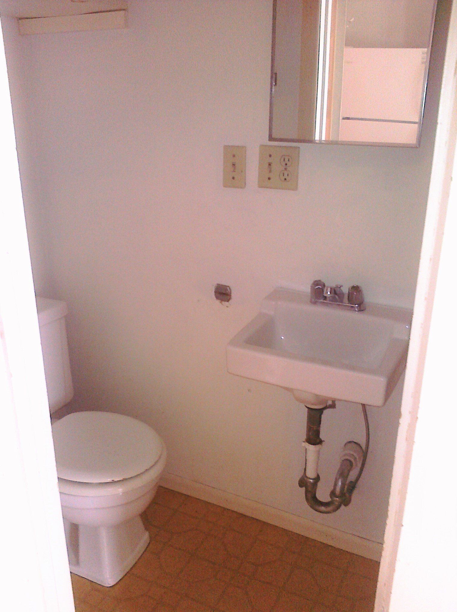 Avery House Unit 7 Bathroom