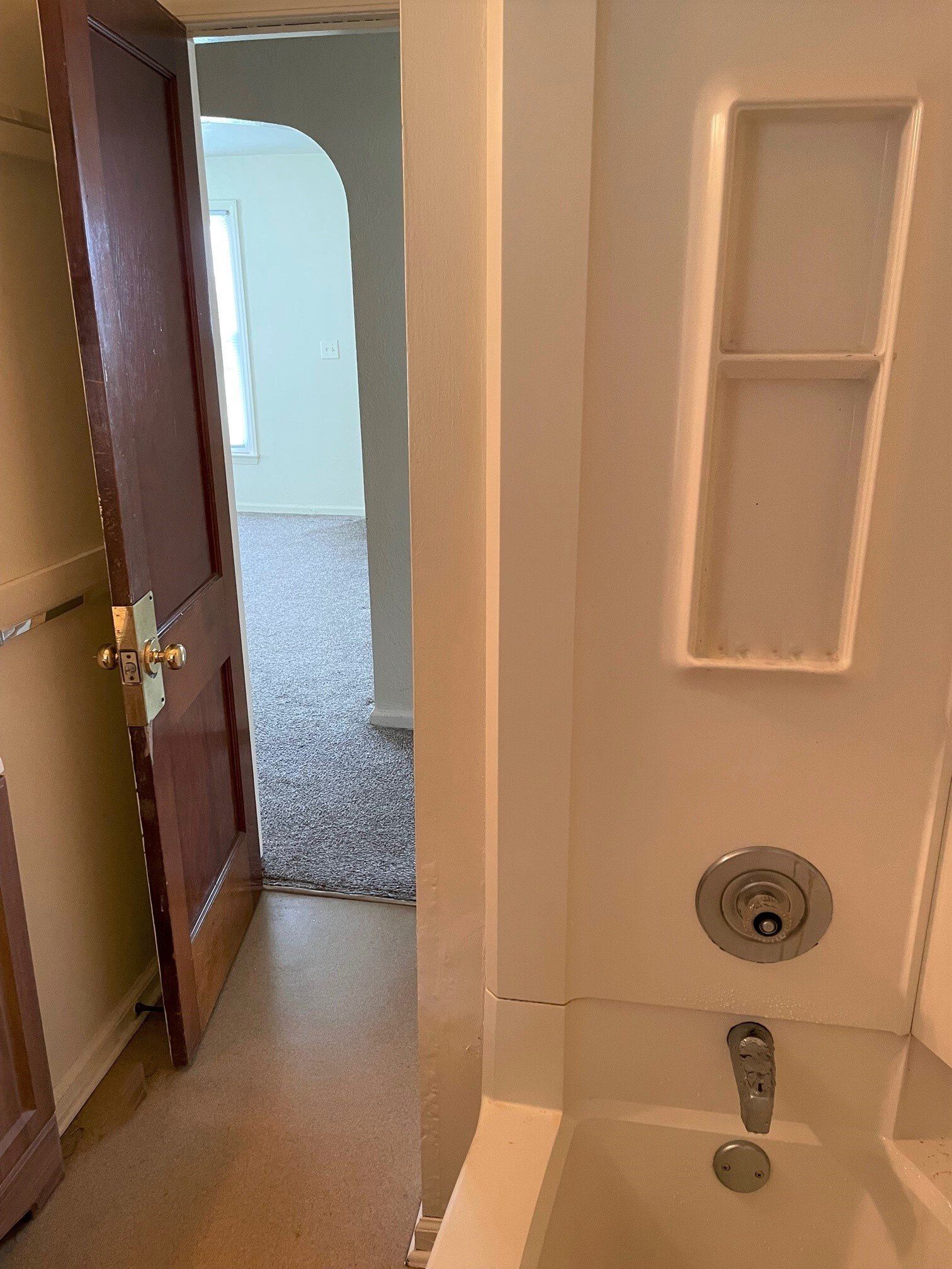 Duplex on Clough 424 bathroom