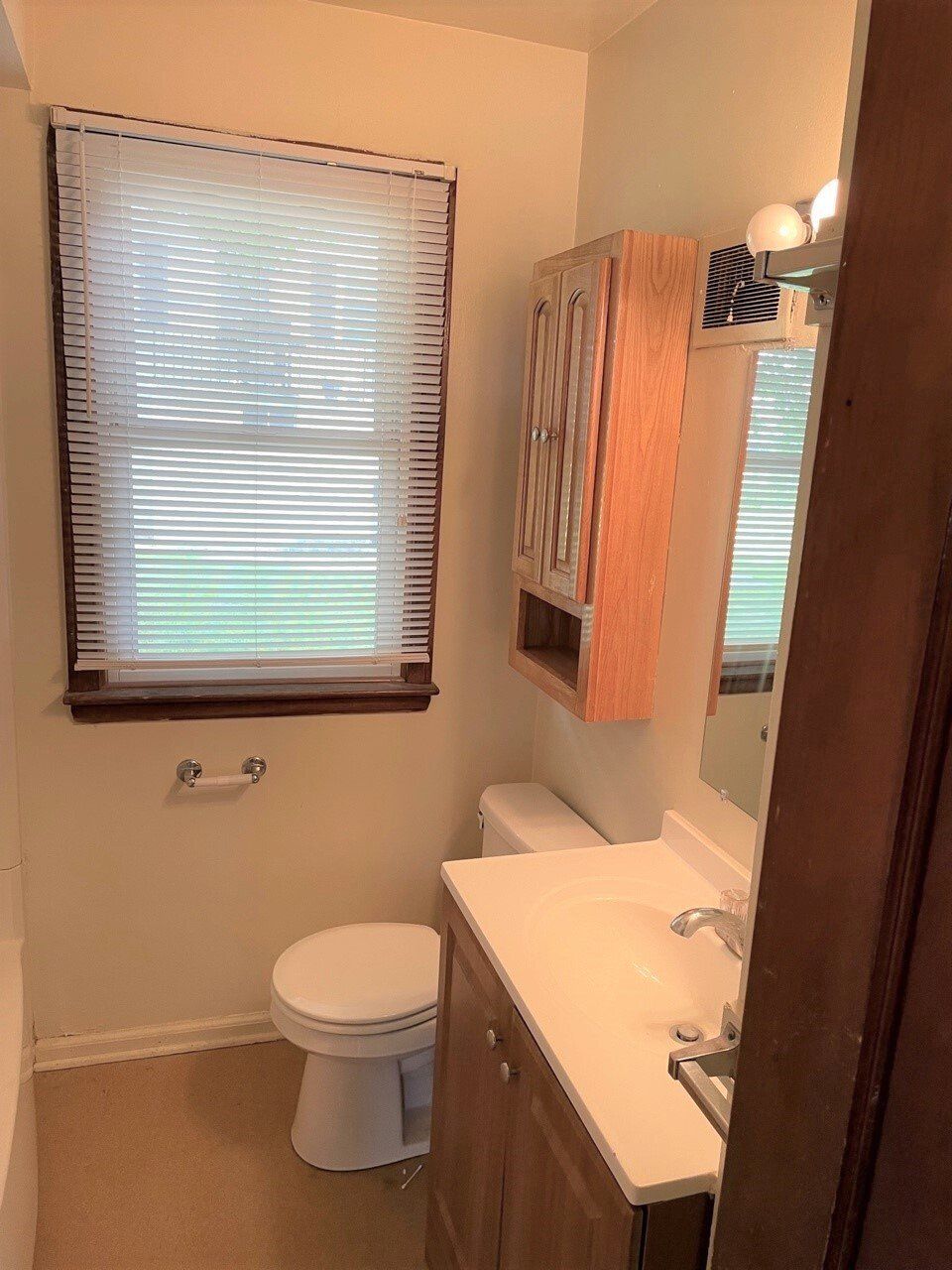 Duplex on Clough 424 bathroom