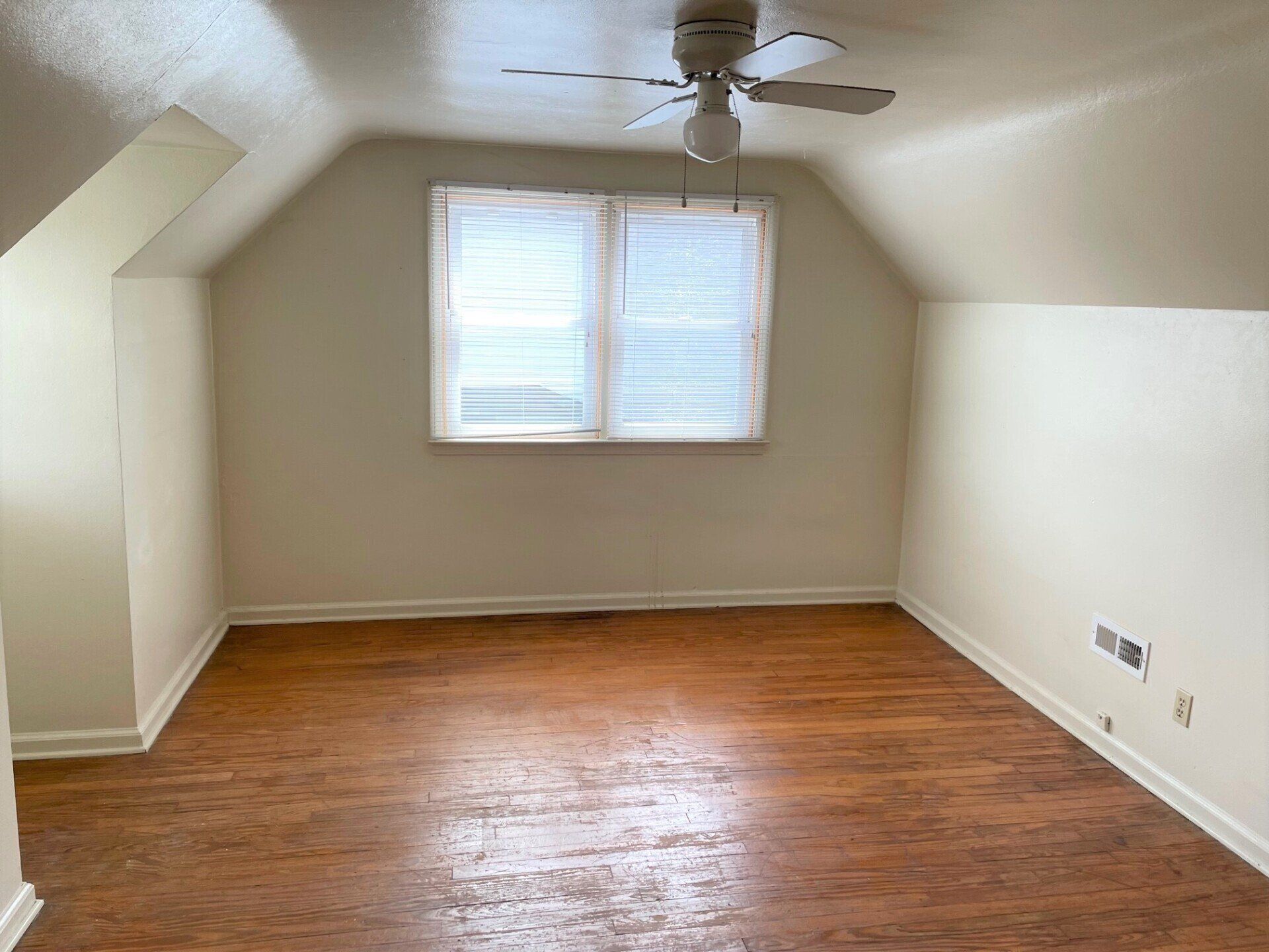 Duplex on Clough 424 interior