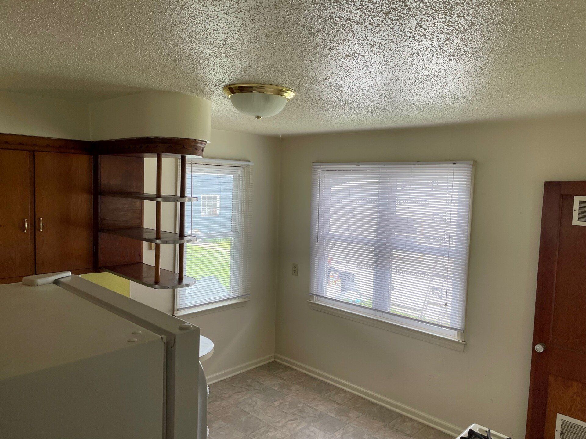 Duplex on Clough 424 kitchen